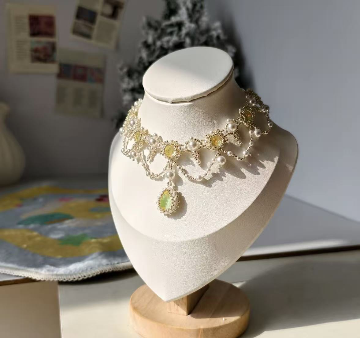 Pearl gold necklace