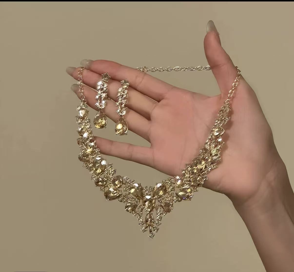 Statement necklace